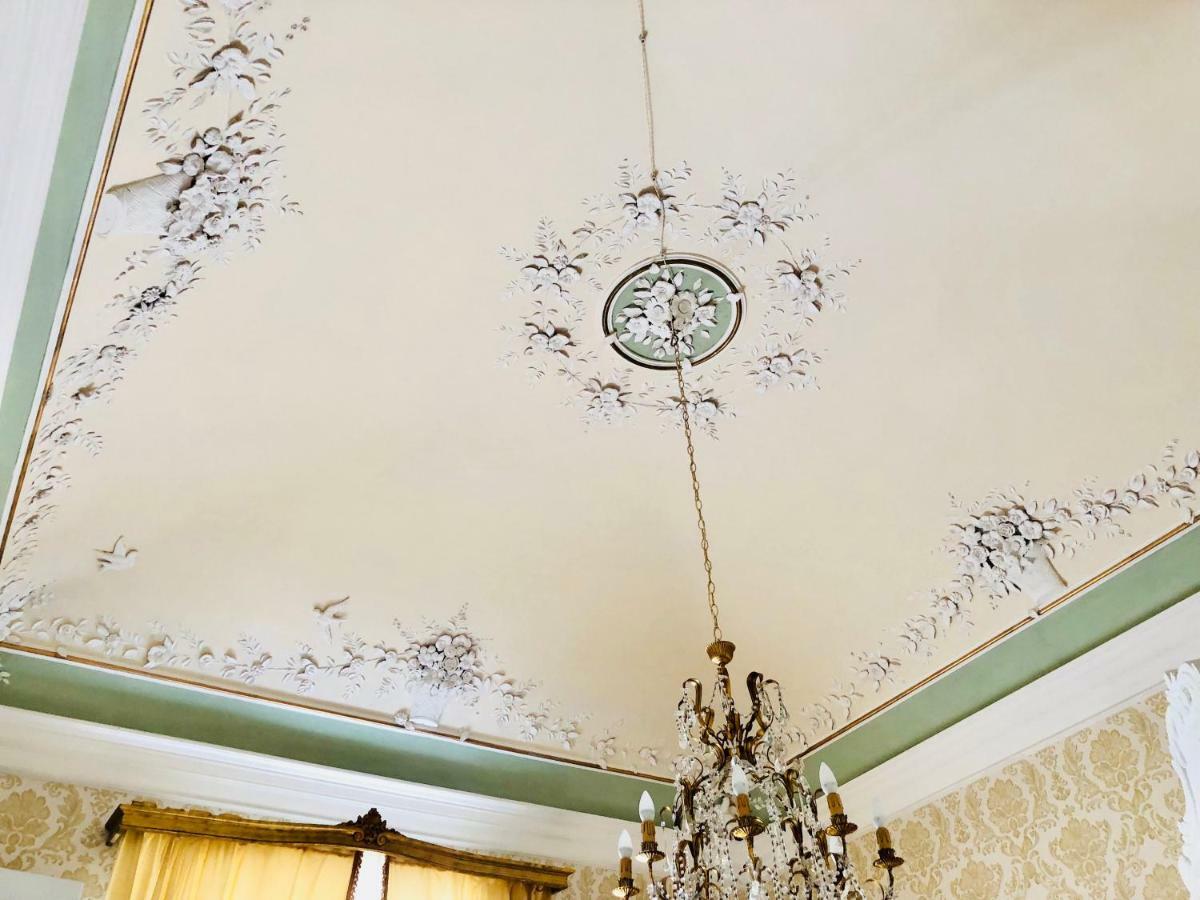 Bed and Breakfast Dimora Umberto Катанія Екстер'єр фото